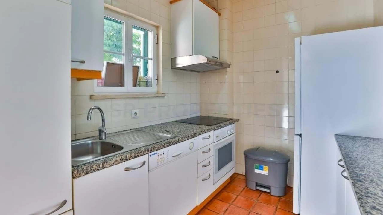 Apartamento T1 para Venda em Quarteira Foto 3
