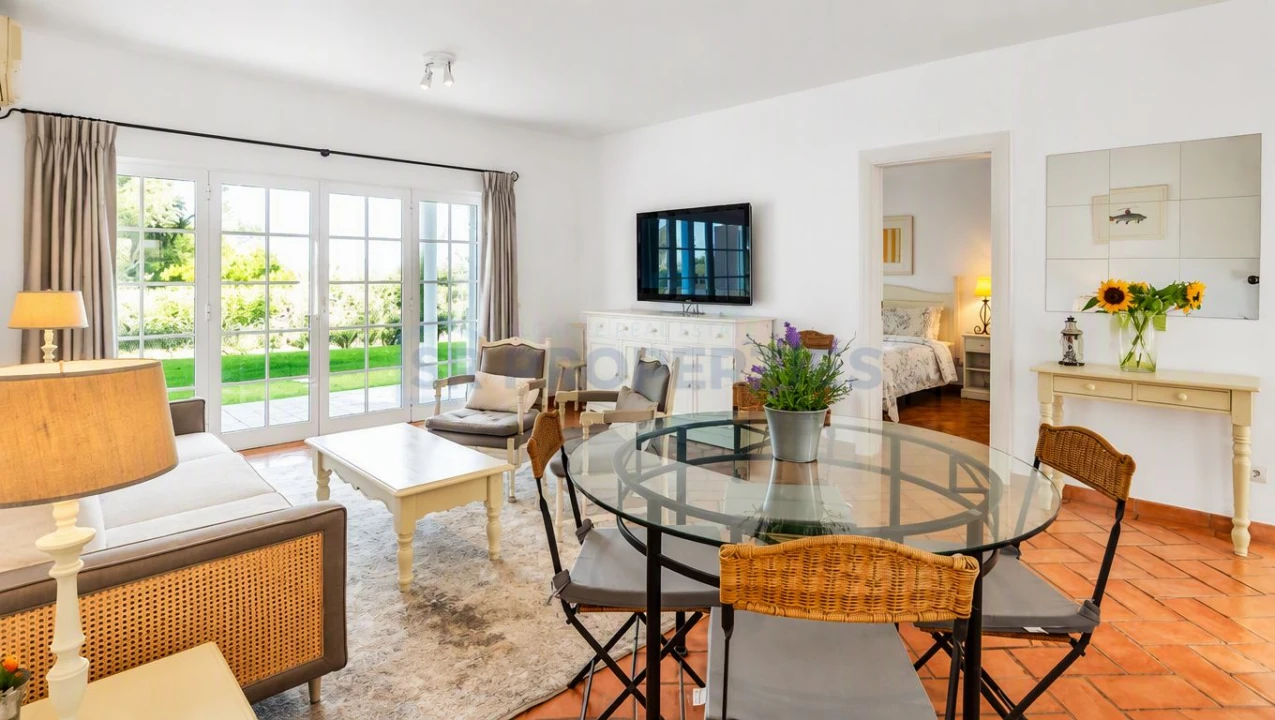 Apartamento T1 para Venda em Quarteira Foto 9