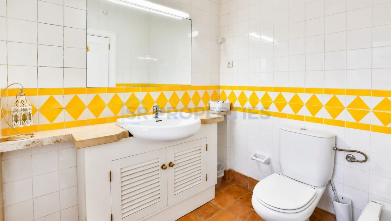 Apartamento T1 para Venda em Quarteira Foto 5