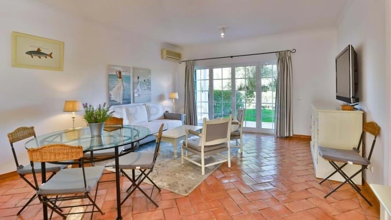 Apartamento T1 para Venda em Quarteira Foto 7