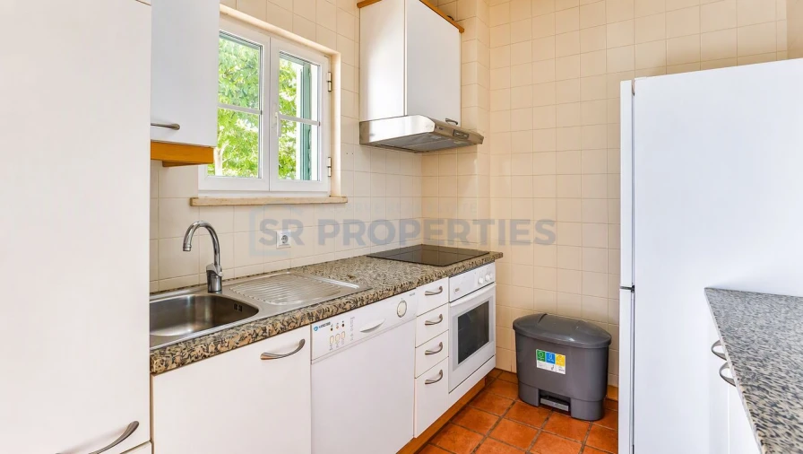 Apartamento T1 para Venda em Quarteira Foto 3