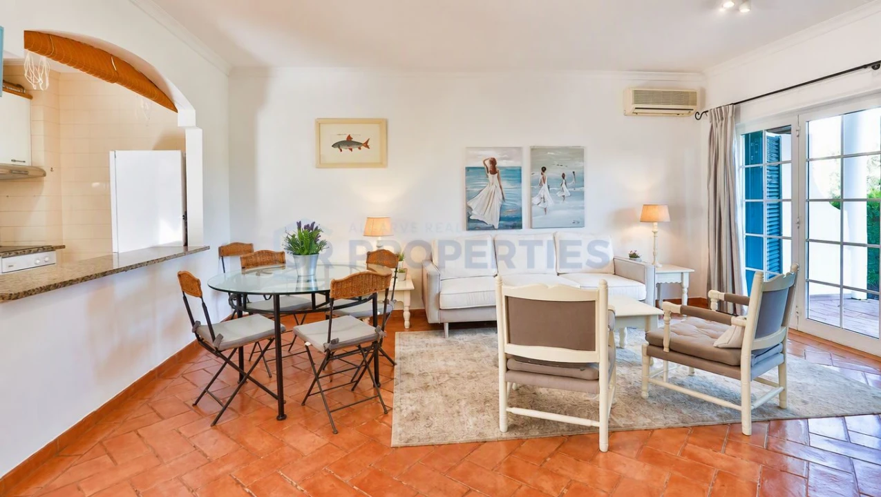 Apartamento T1 para Venda em Quarteira Foto 2