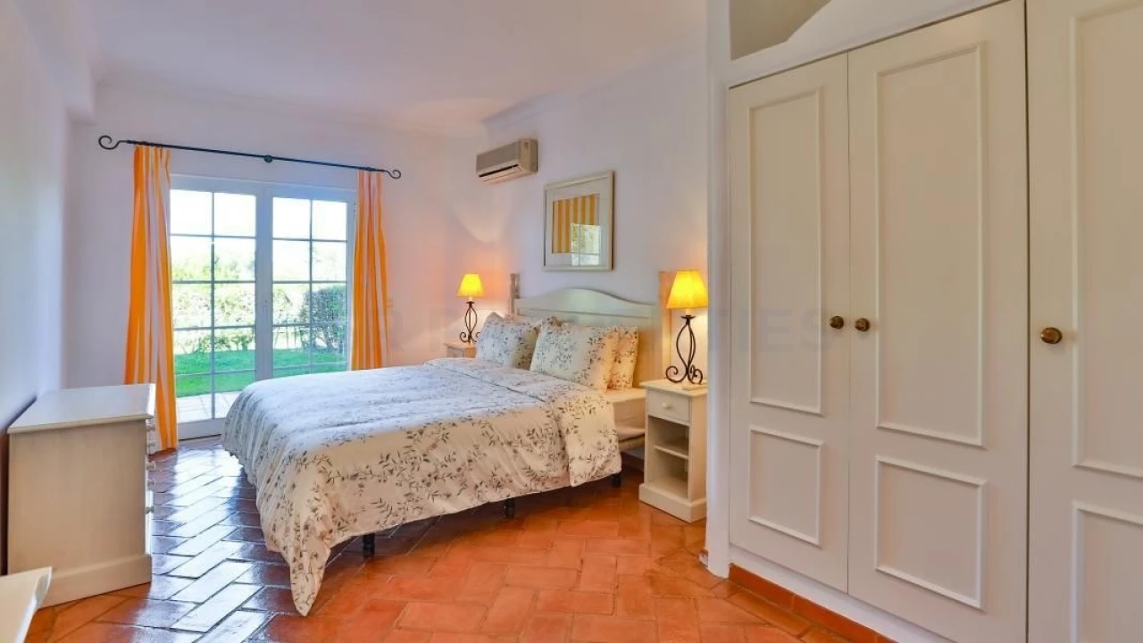 Apartamento T1 para Venda em Quarteira Foto 16