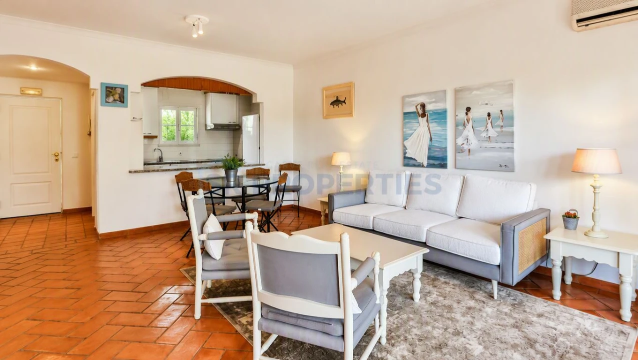 Apartamento T1 para Venda em Quarteira Foto 12
