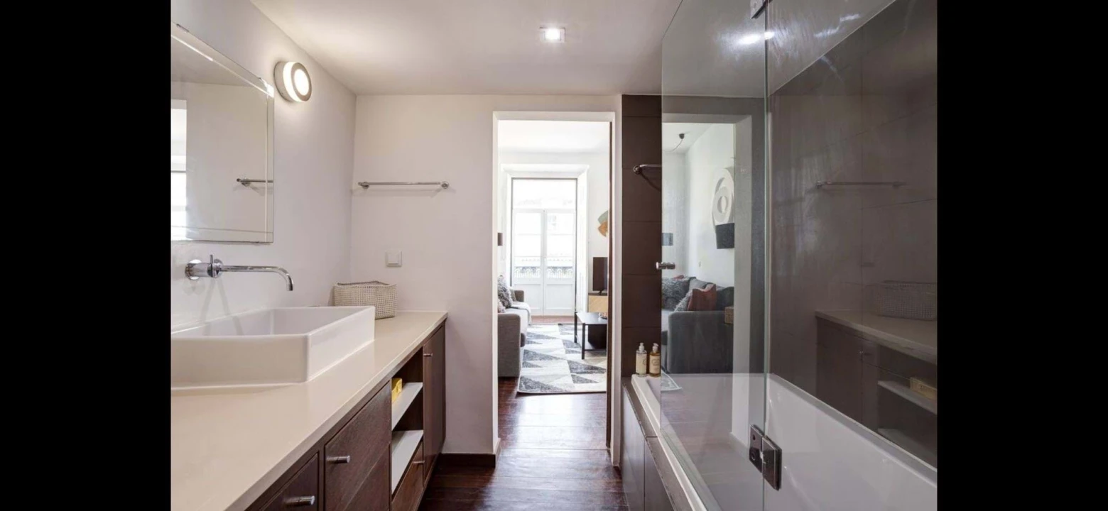 Apartamento T5 para Venda em Santa Maria Maior Foto 5