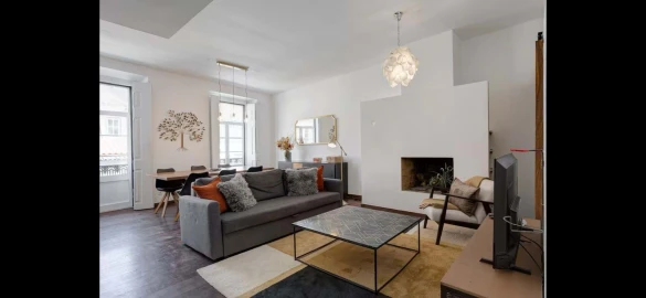 Apartamento T5 para Venda em Santa Maria Maior