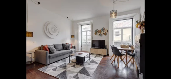 Apartamento T5 para Venda em Santa Maria Maior