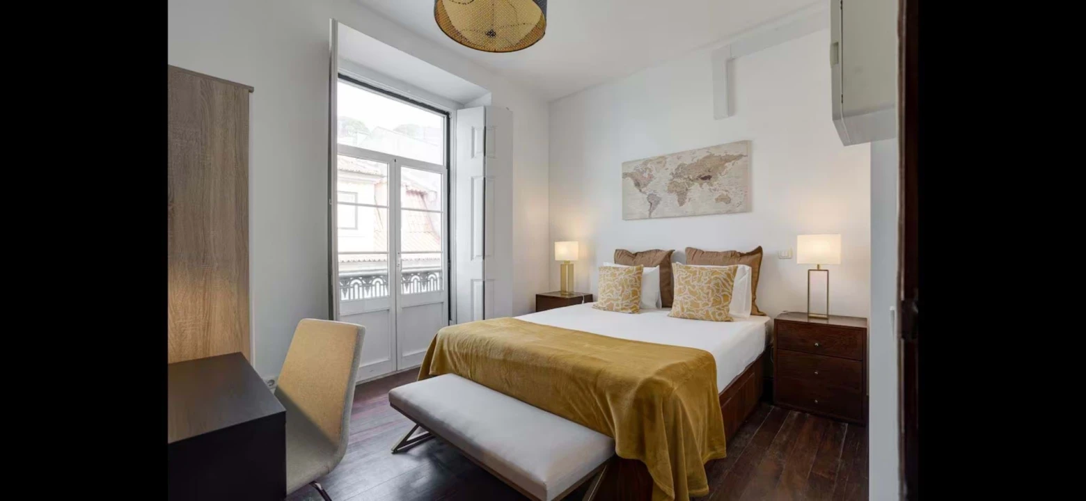 Apartamento T5 para Venda em Santa Maria Maior Foto 4