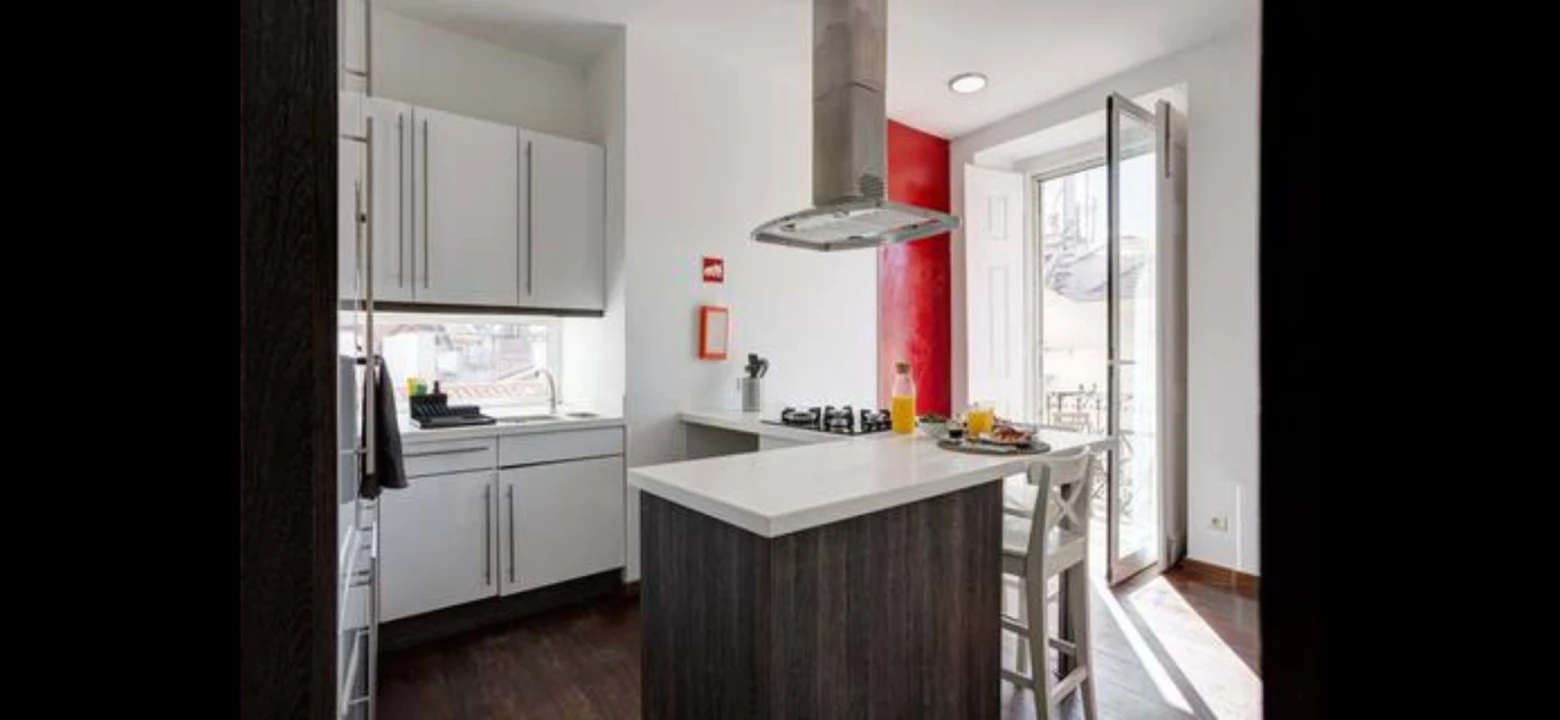 Apartamento T5 para Venda em Santa Maria Maior Foto 9