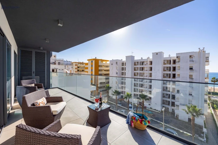 Apartamento T2 para Arrendamento em Quarteira Foto 16