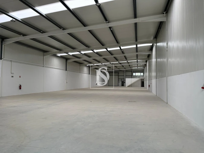Armazém para Venda em Arnoso (Santa Maria e Santa Eulália) e Sezures Foto 2