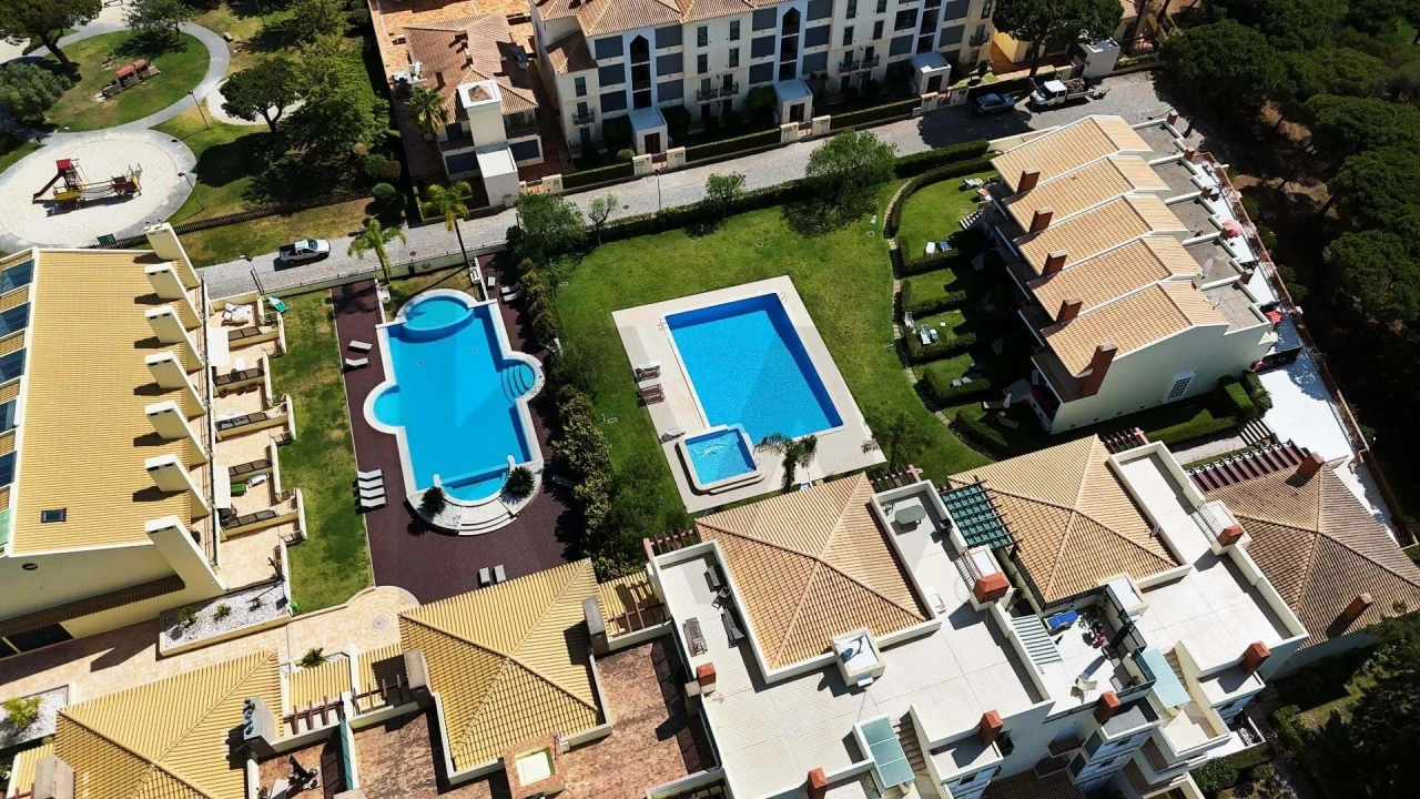 Apartamento T2 para Venda em Quarteira Foto 40