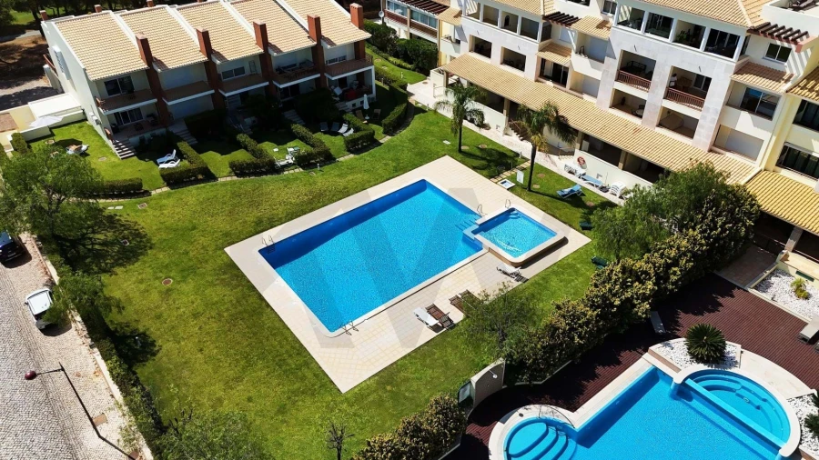 Apartamento T2 para Venda em Quarteira Foto 44