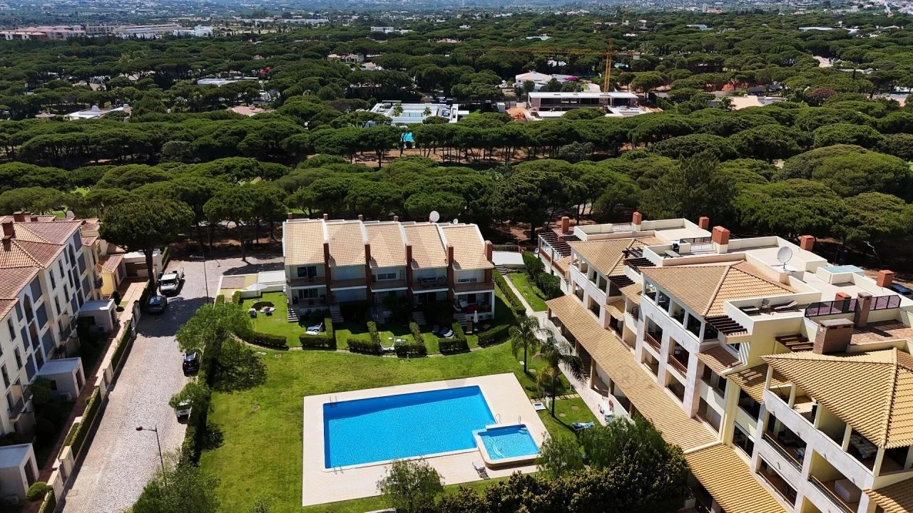 Apartamento T2 para Venda em Quarteira Foto 42