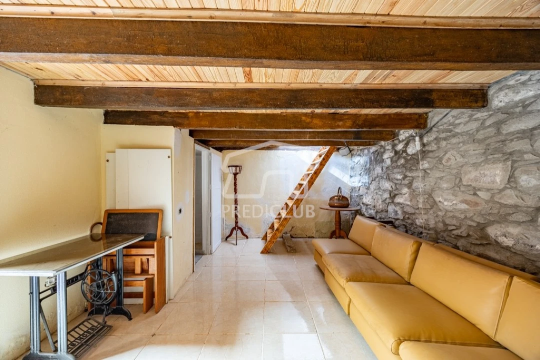 Moradia T2 para Venda em Arco da Calheta Foto 5