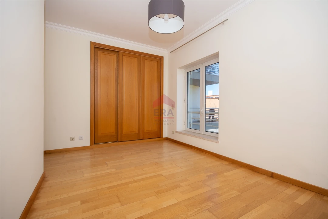 Apartamento T3 para Venda em Quarteira Foto 14
