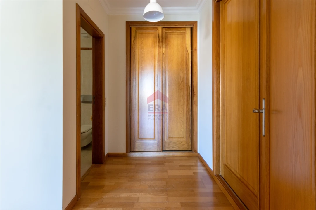 Apartamento T3 para Venda em Quarteira Foto 16