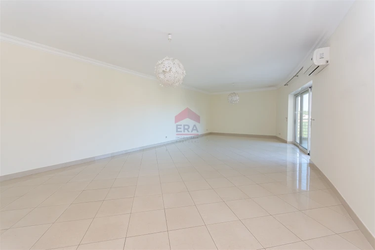 Apartamento T3 para Venda em Quarteira Foto 9