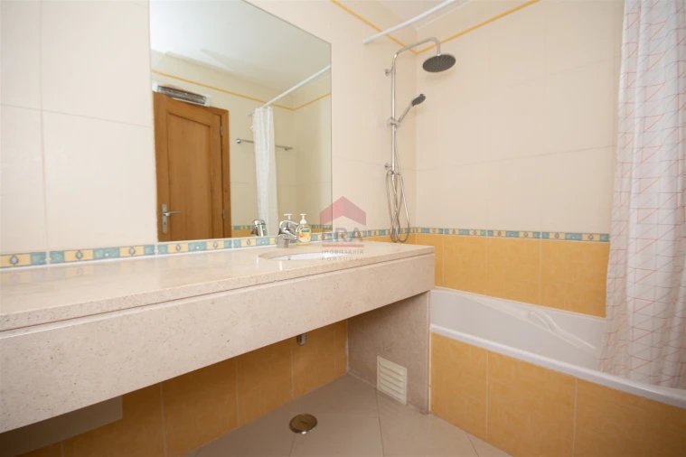 Apartamento T3 para Venda em Quarteira Foto 21