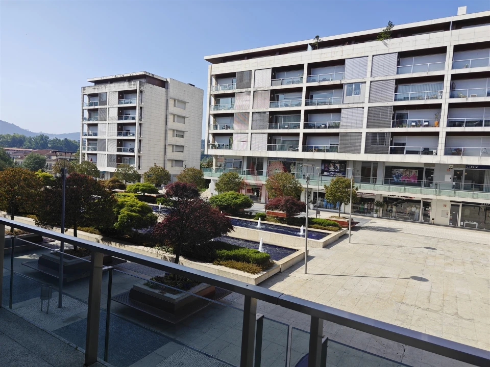 Loja para Venda em Caldas de Vizela (São Miguel e São João) Foto 2