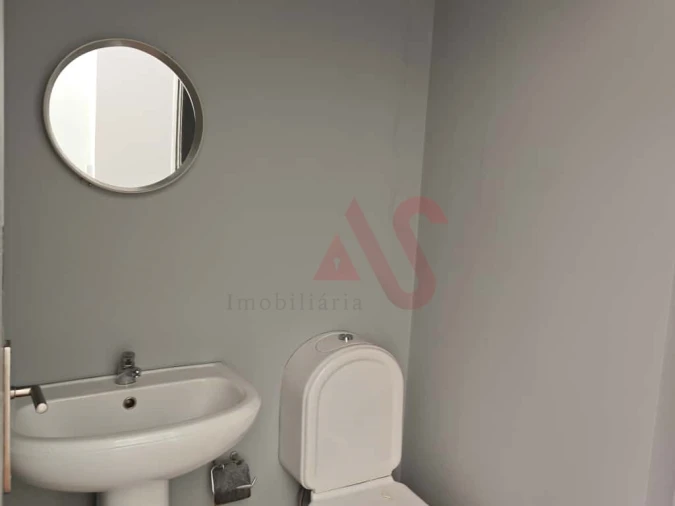 Loja para Venda em Caldas de Vizela (São Miguel e São João) Foto 9