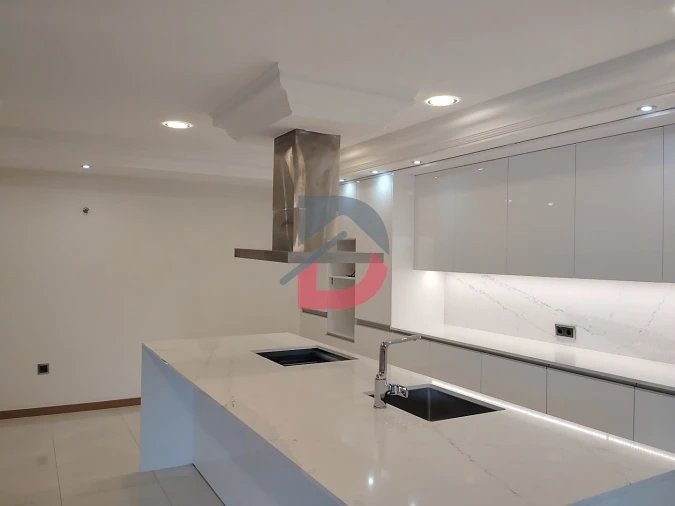 Moradia T7 para Venda em Bidoeira de Cima Foto 8