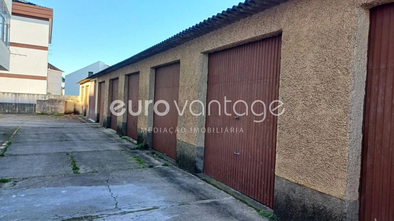 Garagem para Venda em Leiria, Pousos, Barreira e Cortes Foto 2