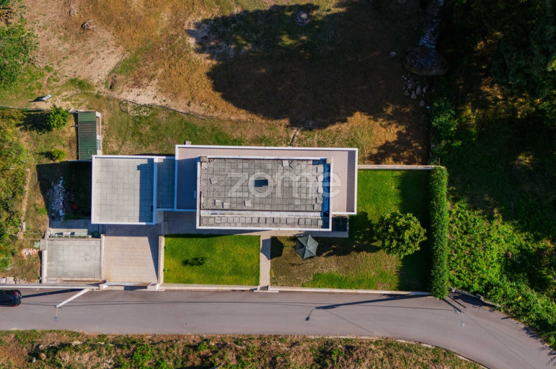 Moradia T3 para Venda em Serzedelo Foto 3