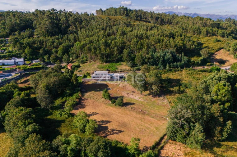 Moradia T3 para Venda em Serzedelo Foto 4