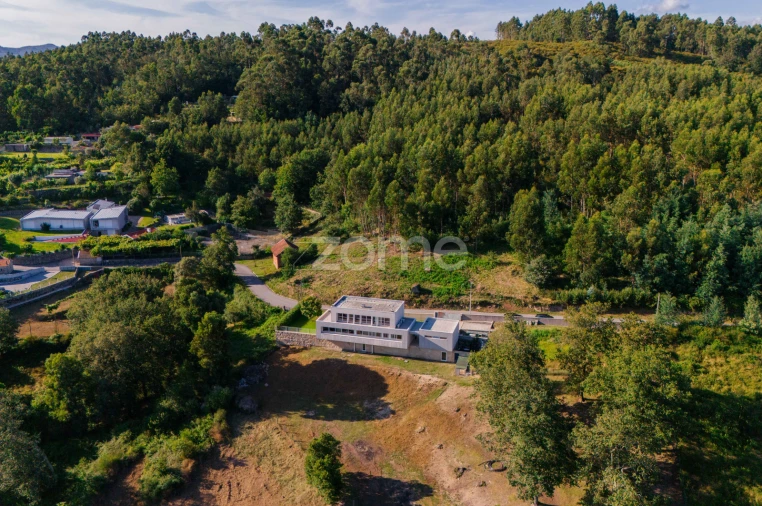 Moradia T3 para Venda em Serzedelo Foto 7