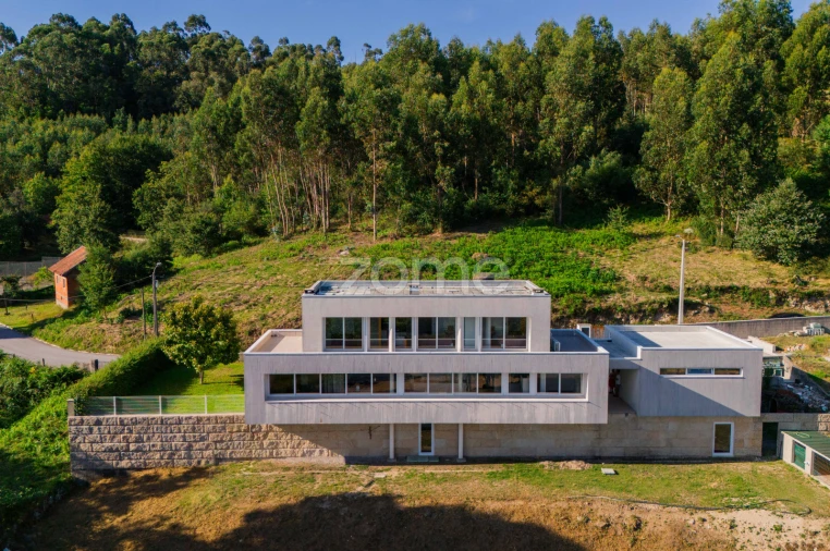 Moradia T3 para Venda em Serzedelo Foto 8