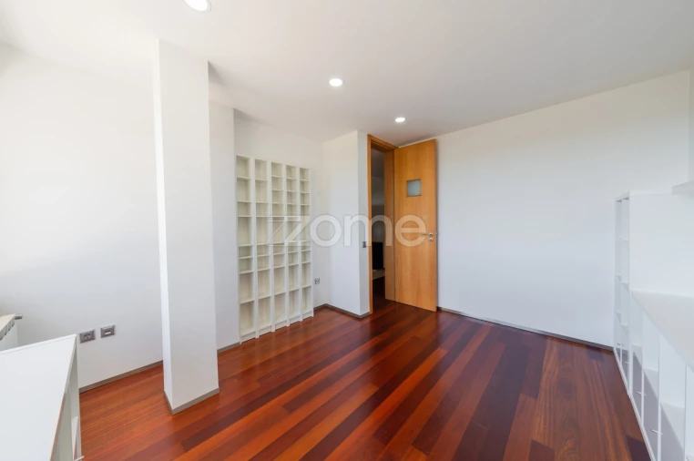 Moradia T3 para Venda em Serzedelo Foto 23