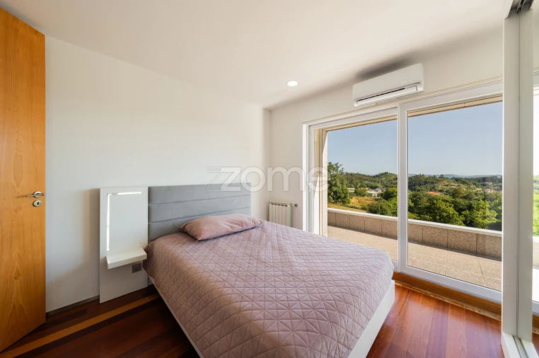 Moradia T3 para Venda em Serzedelo Foto 29