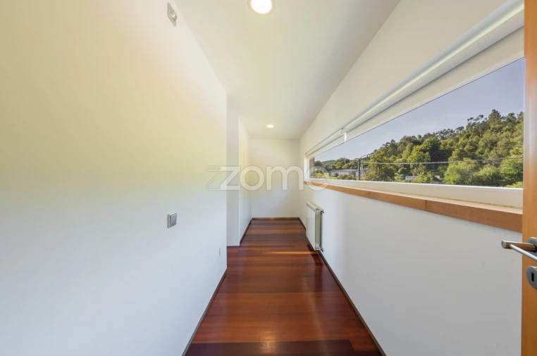 Moradia T3 para Venda em Serzedelo Foto 40