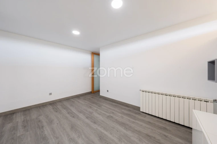 Moradia T3 para Venda em Serzedelo Foto 52