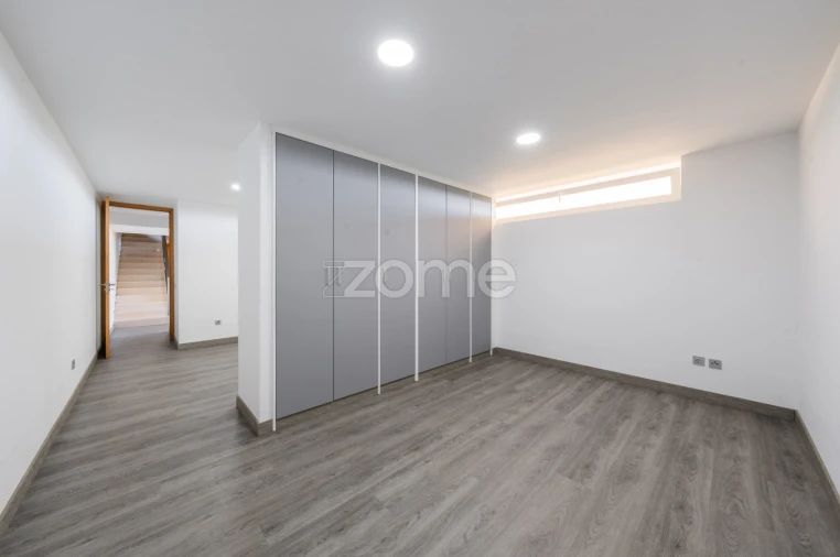 Moradia T3 para Venda em Serzedelo Foto 54