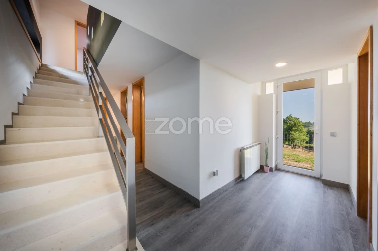 Moradia T3 para Venda em Serzedelo Foto 56