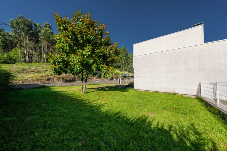 Moradia T3 para Venda em Serzedelo Foto 67