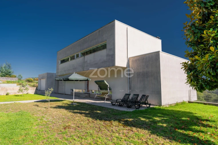 Moradia T3 para Venda em Serzedelo Foto 69