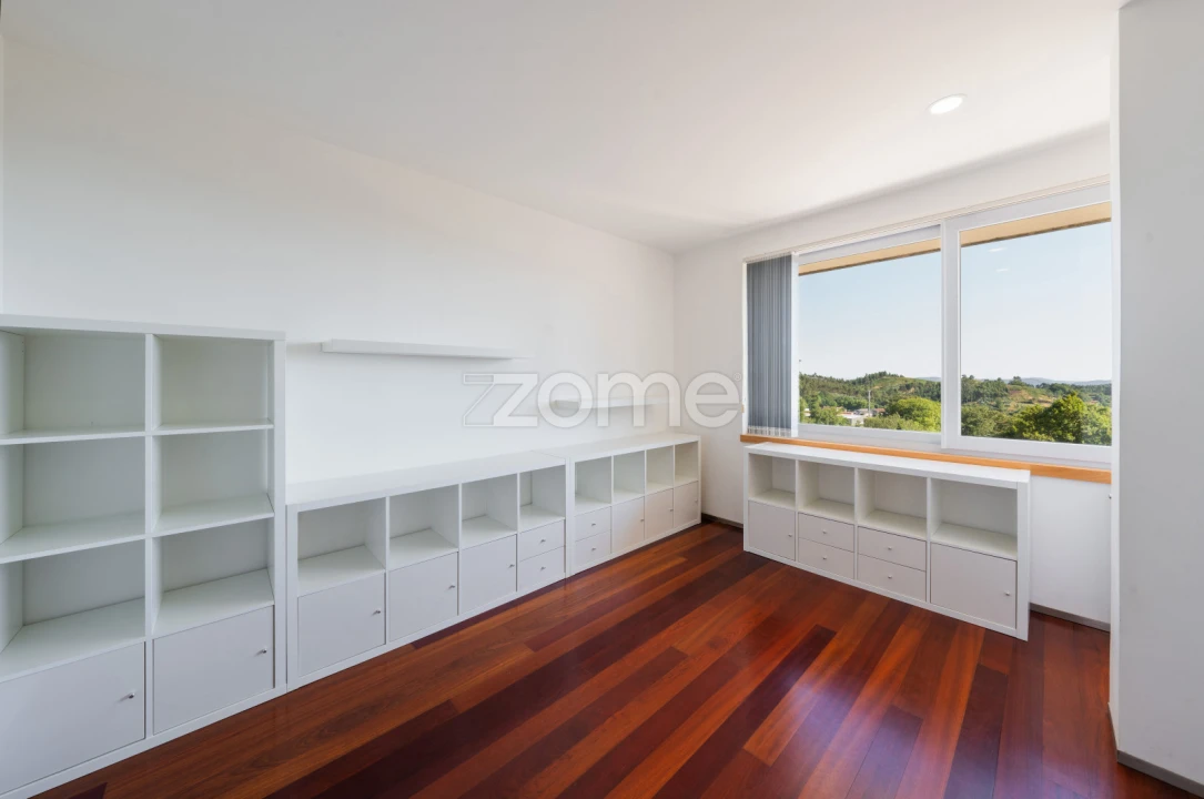 Moradia T3 para Venda em Serzedelo Foto 22