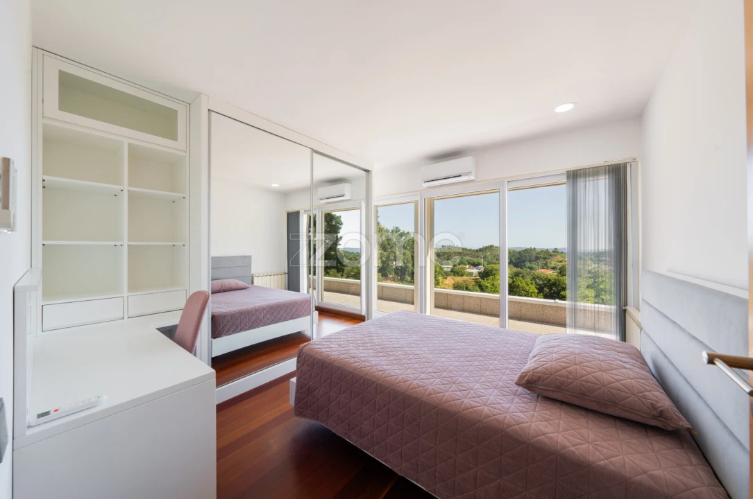 Moradia T3 para Venda em Serzedelo Foto 35