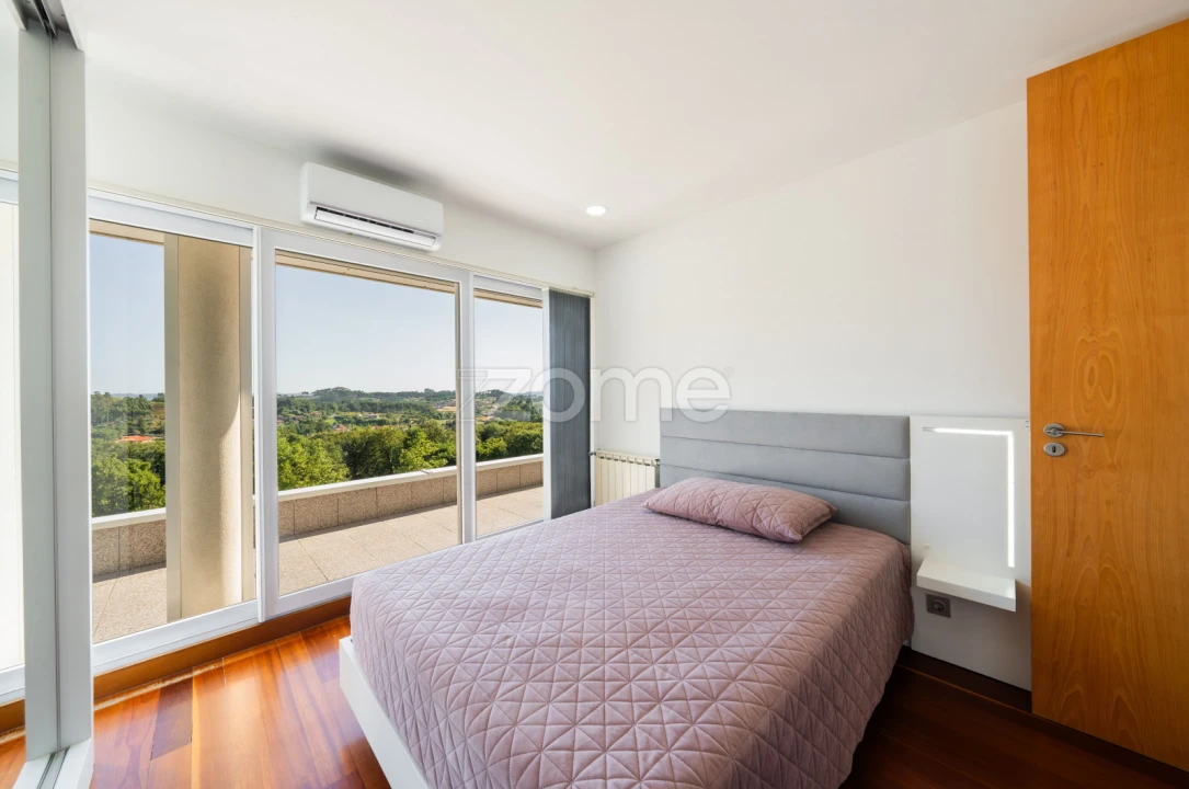 Moradia T3 para Venda em Serzedelo Foto 36