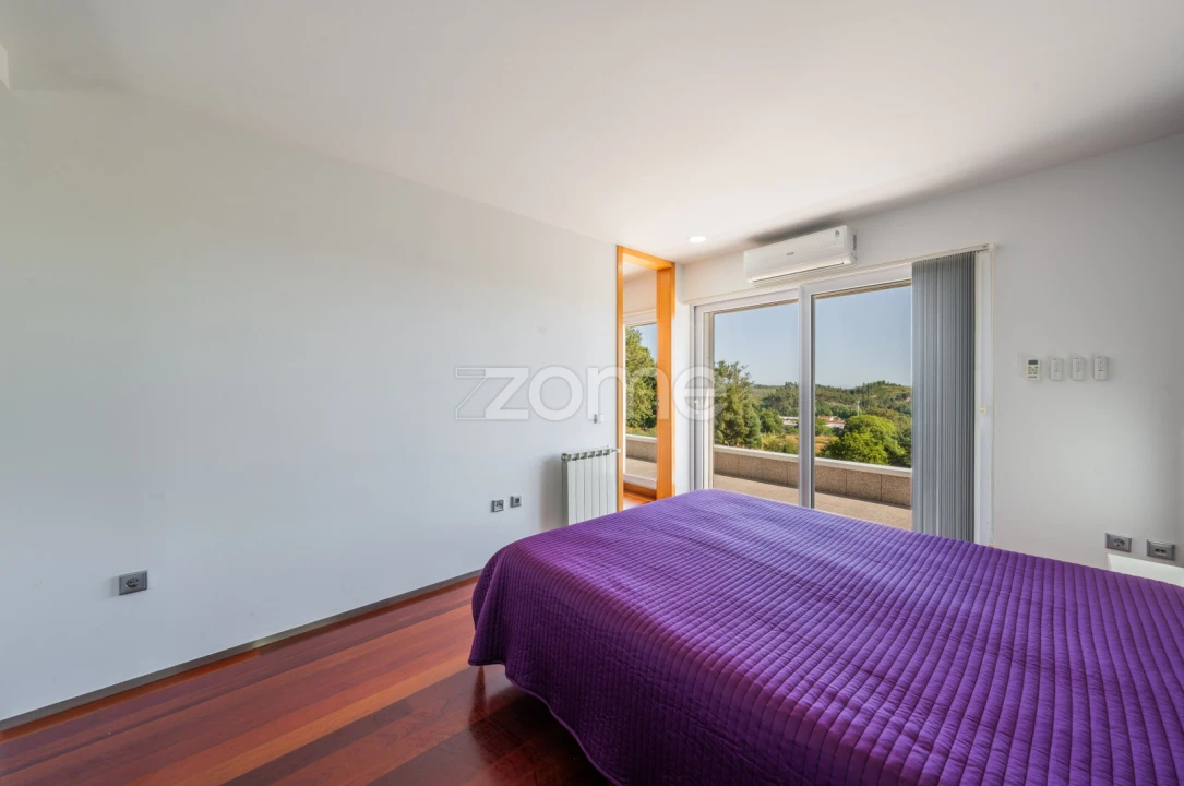 Moradia T3 para Venda em Serzedelo Foto 44