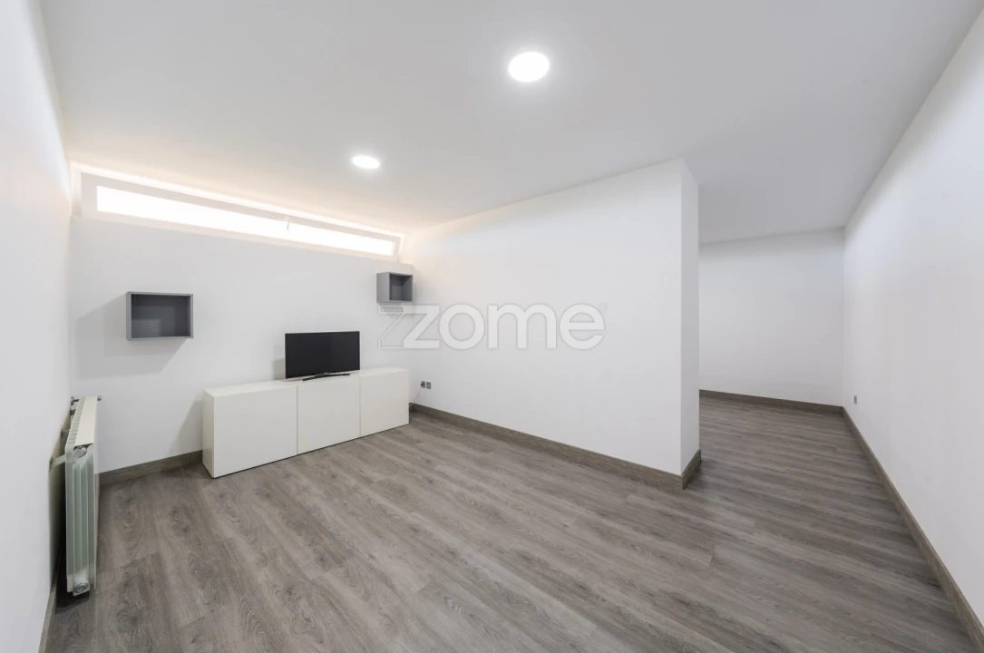 Moradia T3 para Venda em Serzedelo Foto 51