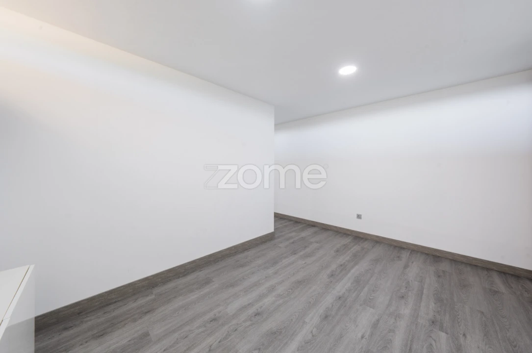 Moradia T3 para Venda em Serzedelo Foto 52