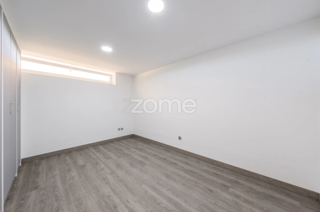 Moradia T3 para Venda em Serzedelo Foto 54