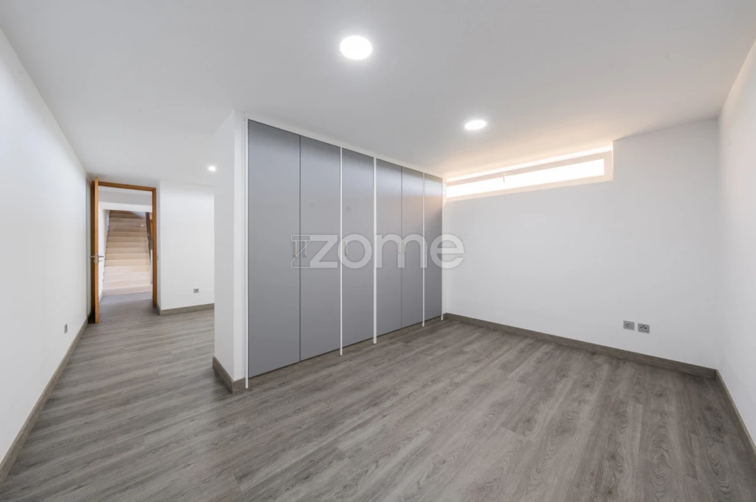 Moradia T3 para Venda em Serzedelo Foto 55