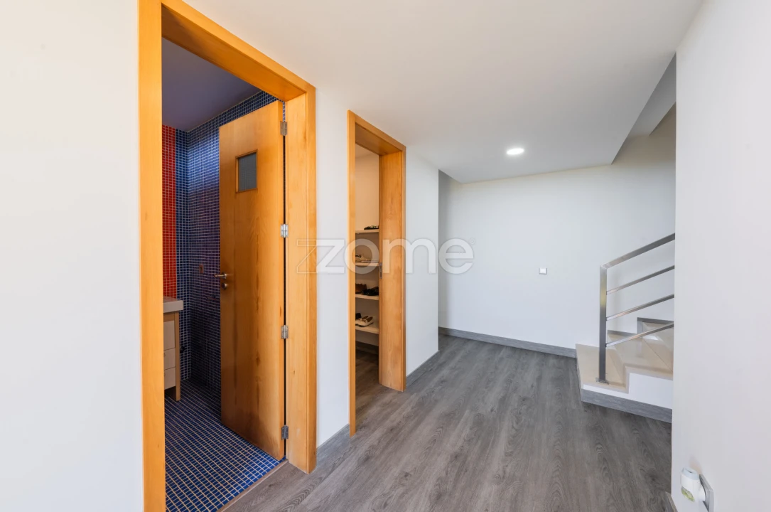 Moradia T3 para Venda em Serzedelo Foto 58