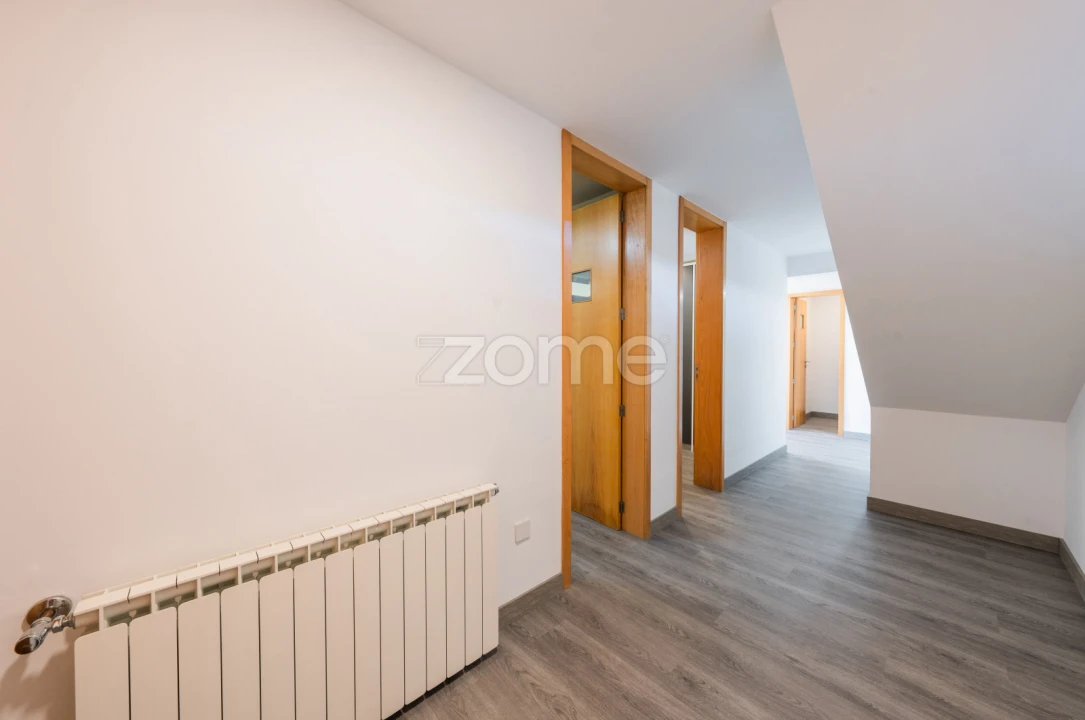 Moradia T3 para Venda em Serzedelo Foto 60