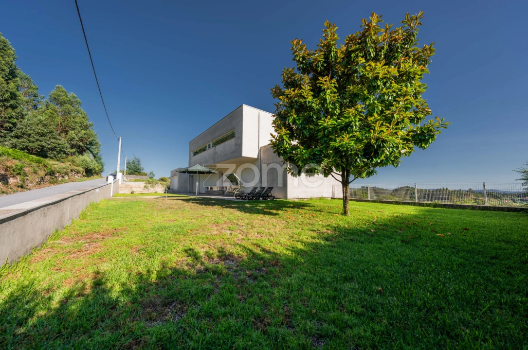 Moradia T3 para Venda em Serzedelo Foto 68